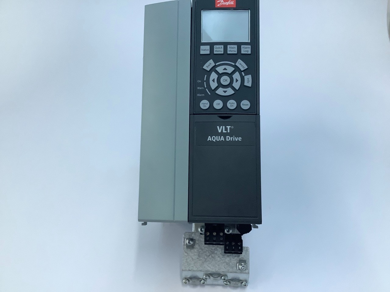 131B8940  -   DANFOSS   -   131B8940        Variateur  5.5 KW   RECONDITIONNÉ