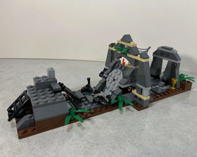 Lego Chauchilla Cemetery Battle 7196 Indiana Jones Crystal Skull 100% Complete