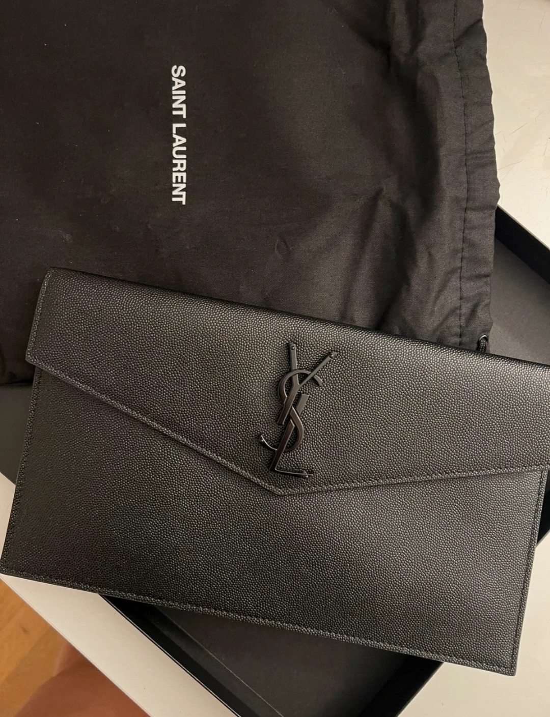 Busta Saint Laurent in pelle trapuntata beige