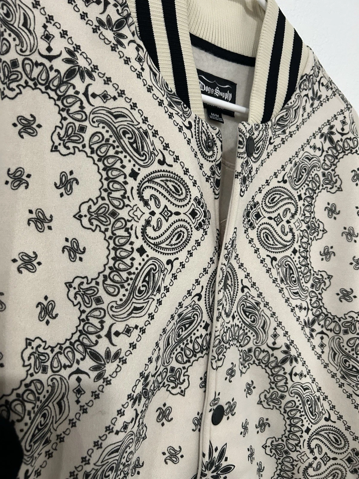 Dogg Supply by Snoop Dogg Paisley Varsity Jacket Men’s Size Medium - product detail image 2