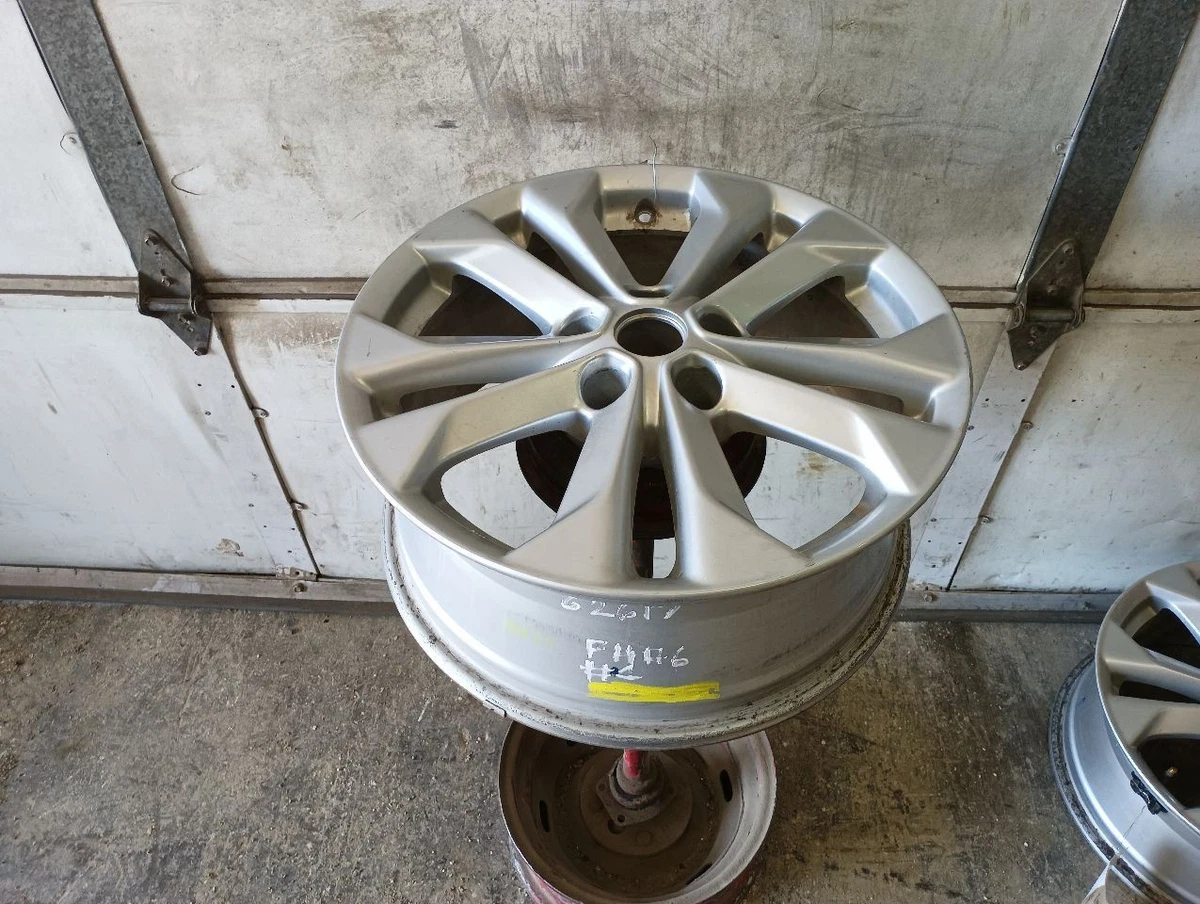 ケビン Nissan 17インチ ホイール シルバー① Nissan 17x7 Car and