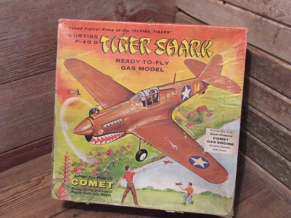 Vintage COMET CURTISS P-40 D TIGER SHARK GAS ENGINE MODEL AIRPLANE W/BOX - PARTS - Image 2 of 4