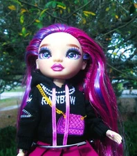 2021 MGA Rainbow High EMI VANDA Series 3  Fashion Doll W/ 1 3/4 Outfits EUC