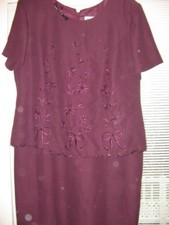 R M Richards LONG DRESS OR GOWN SIZE 16 W, GARNET/BURGUNDY,