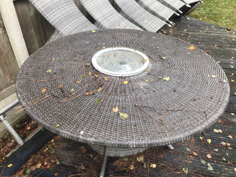 rattan garden furniture set see photos table parasol base 6 chairs eBay