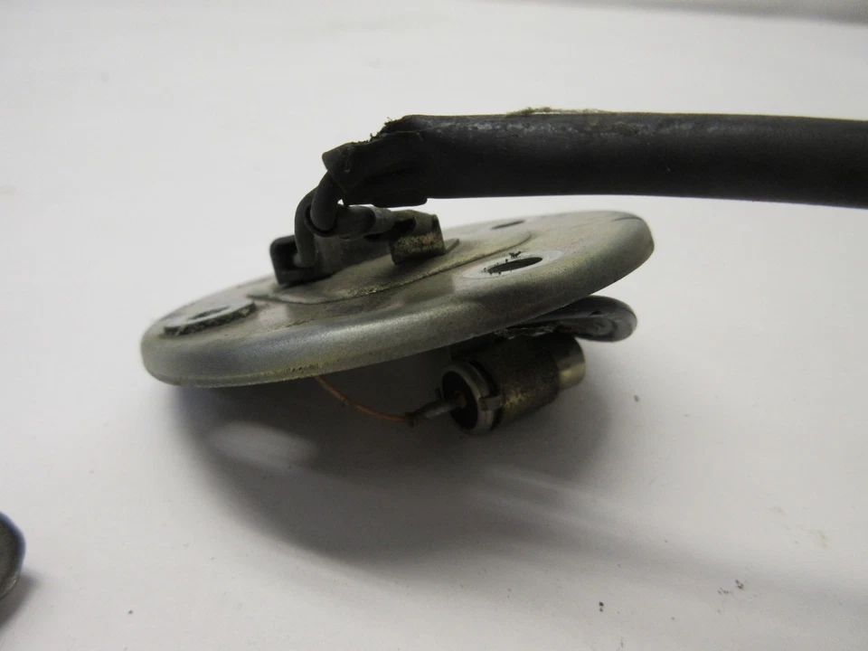 1979 YAMAHA XS1100 XS 1100 S СПЕЦИАЛЬНЫЙ ТОПЛИВНЫЙ БАК БЕНЗИНА БЛОК ОТПРАВИТЕЛЯ - Изображение 3 из 4