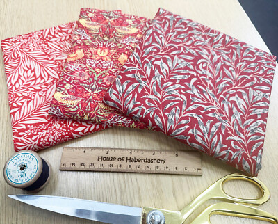 STOFFPAKET - Purpurrot William Morris Blumen Vogel Druck Stoffe - 3 x 0,5 m