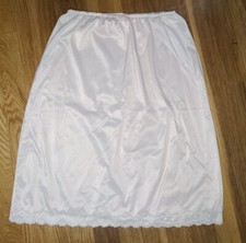Van Raalte Ladies Biege Nylon Half Slip Vintage Medium