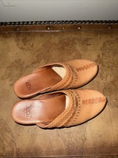 UGG Australia Women's Clog Platform Slipper Size 7