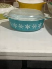 Vintage Pyrex White Snowflake on Turquoise 2 1/2 qt Oval Casserole 045 with Lid