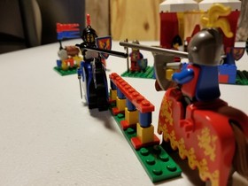 LEGO Castle: Knight's Challenge (6060) 100% complete with instructions