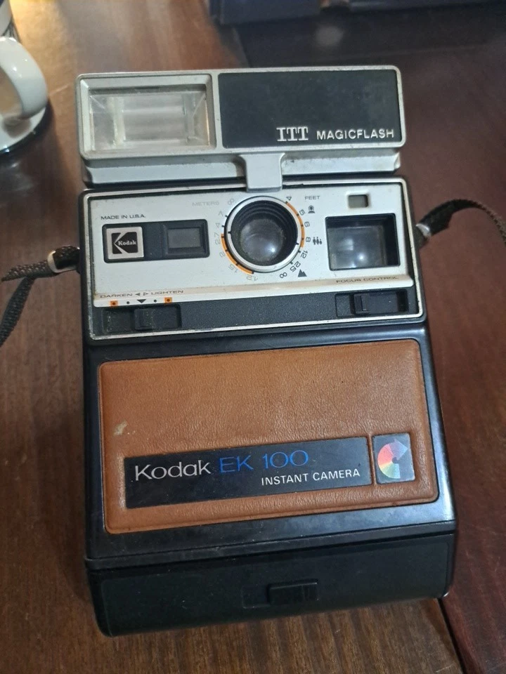 Polaroid EE100 Collection appareils photo anciens par Sylvain