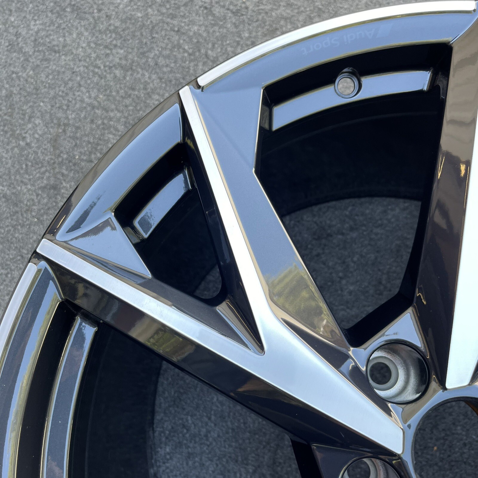 SINGLE 20 INCH WHEEL/RIM AUDI R8 V10 REAR 2020-2023 OEM GENUINE GRAY MACHINED