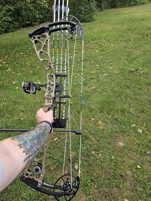 Bowtech SS34 RH 60-70lb 26-31.5 Draw Compound  Bow Fully Dressed 