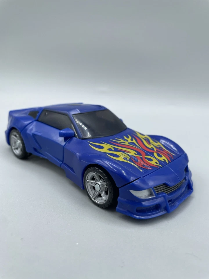 Hasbro Transformers Reveal the Shield Deluxe Class Turbo Tracks Complete - Image 4 of 4