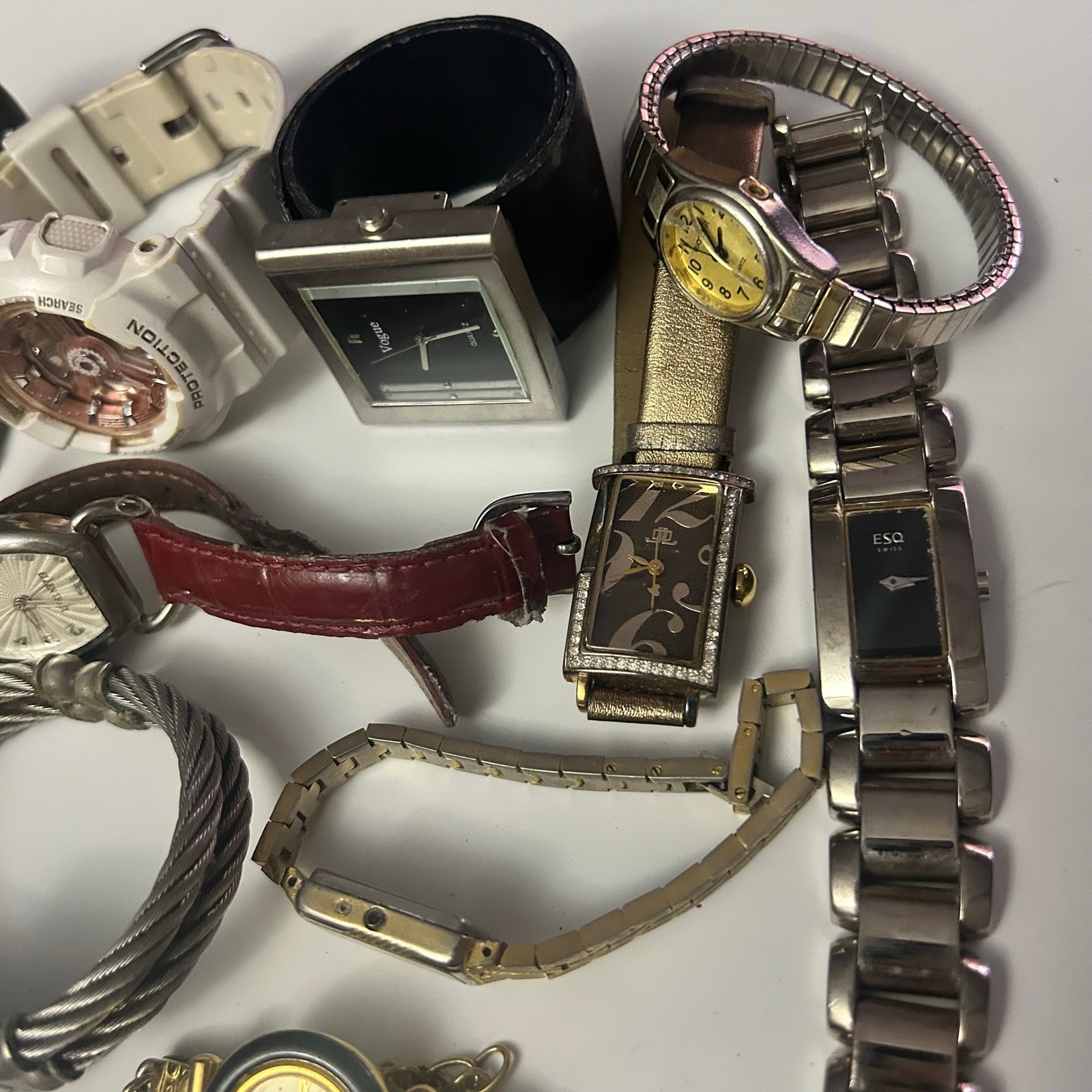 Assorted Watches Used Not Working For Parts Or Pieces lot 8 image 6