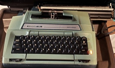 B64   Smith Corona Coronet XL Blue Electric 6E Typewriter TESTED With Case