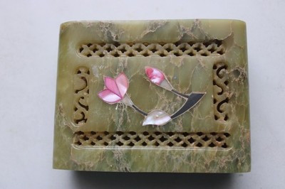 Jade SCHATULLE ° Schmuckschatulle ° Deckeldose ° Durchbrucharbeit ° Perlmutt