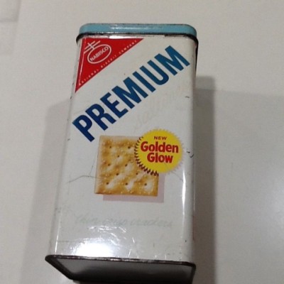 Vintage Nabisco Premium Saltine Cracker tin 4.5x4.5x9 inches 14
