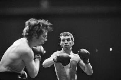 Alan Minter fights Pat Dwyer at Royal Albert Hall OLD PHOTO