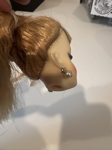 VINTAGE 1960s ? BARBIE DOLL ? Head And Arms Gb3 - Picture 5 of 7