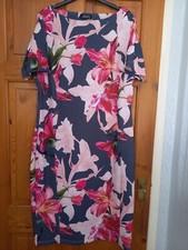 Bodycon dress size 18 by Feverfish, beautiful flower pattern, boat neckline