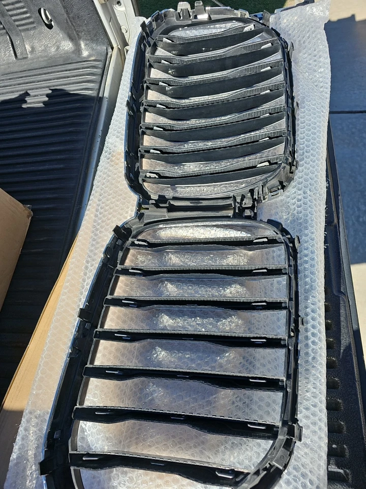 BMW X5 2019-2021 parrilla delantera OEM de fábrica Foto 4 de 4