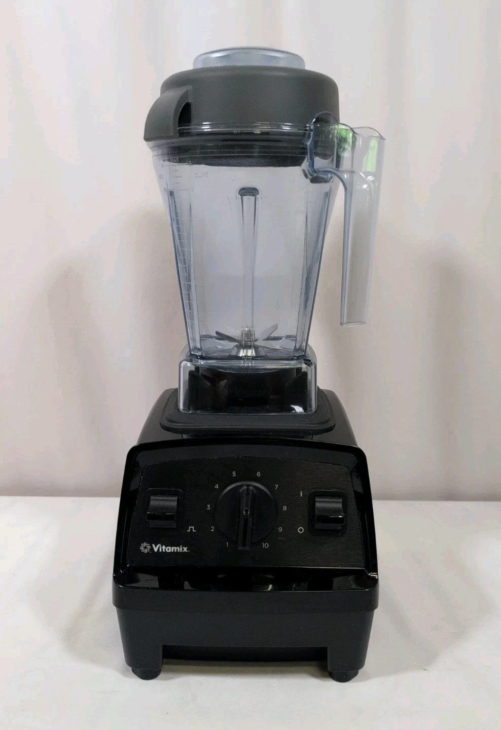 Vitamix Explorian VM0197 High-Performance Blender 48 oz Black 750W 10-Speed