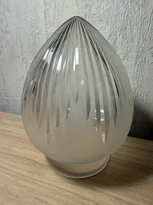 Globe De Lampe En Forme D’obus En Verre Dépoli En Style Art Deco - Photo 1/4