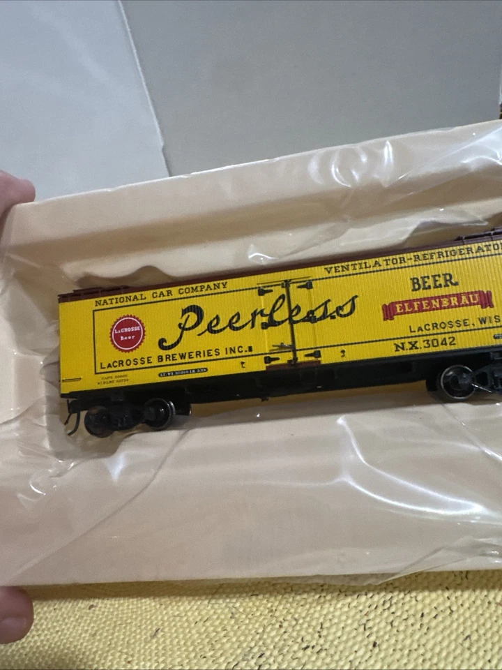 S Helper 01693 Peerless Beer Reefer (10/4/24) No Box- Plastic Insert - Image 4 of 4