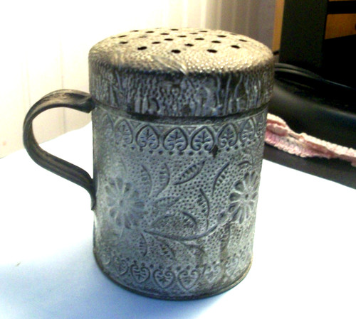 Vintage pressed flower hearts pattern TIN sugar shaker muffineer MUST SEE NICE