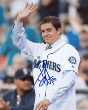 DANNY  HULTZEN   SEATTLE  MARINERS    SIGNED 8X10 PHOTO
