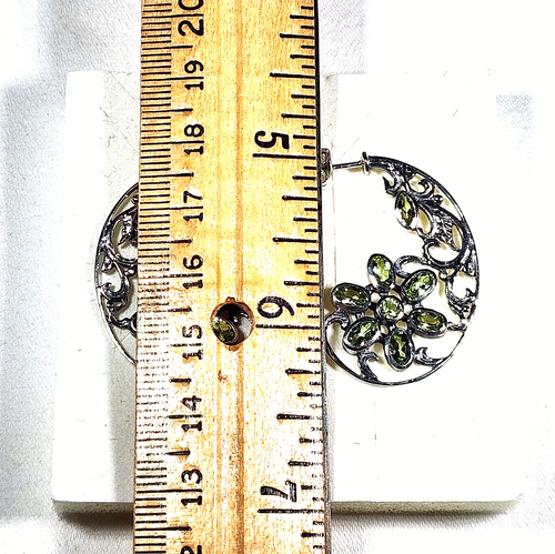 Natural Arizona Peridot intricate floral earrings in 925 Sterling Silver 3.50 ct - Picture 2 of 5