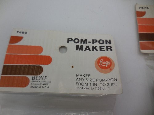 Vintage Boye Pom-Pon Maker and Boye Yarn Bobbins NIP - Picture 3 of 6