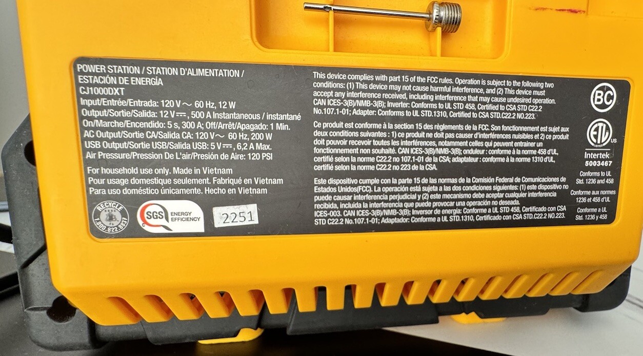 Cat CJ1000DXT Yellow 1200Amp 120PSI Digital Jump Starter Personal Power