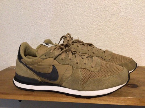 nike internationalist khaki