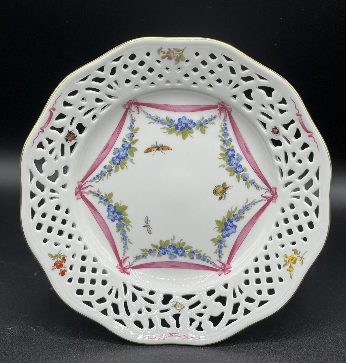 RARE Oscar De La Renta Antoinette Reticulated Cake Dessert Stand Vintage Elegant Serving Piece