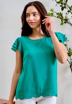 Green Scalloped Hem Top with Flutter Sleeves by Mine Sz S