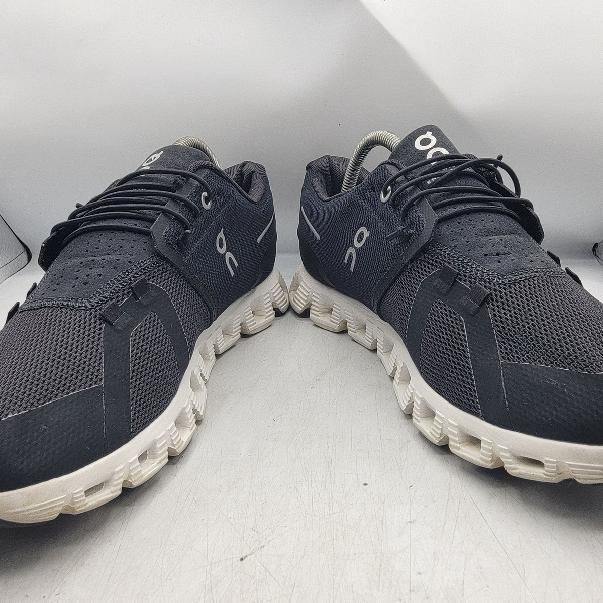 On Cloud 5 Womens 11 Black Athletic Shoes Casual Outdoors  display picture 3