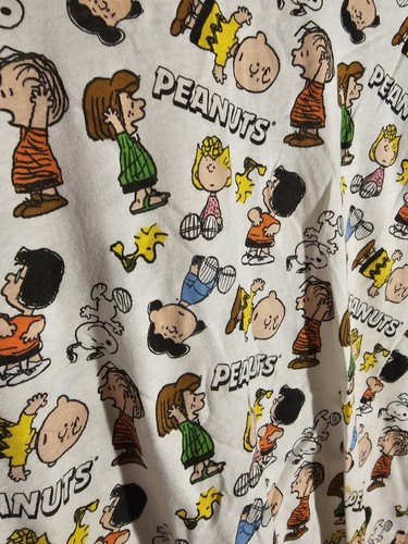 Peanuts Printed Tee Charlie Brown, Peppermint Patty, Woodstock, Sally Brown, Lin - Picture 2 of 4