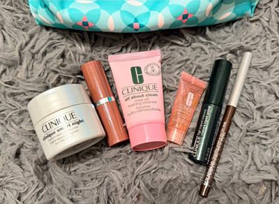 Clinique Travel 7-Pc Set w/ Bag: Moisturizer, Cleanser, Mascara
