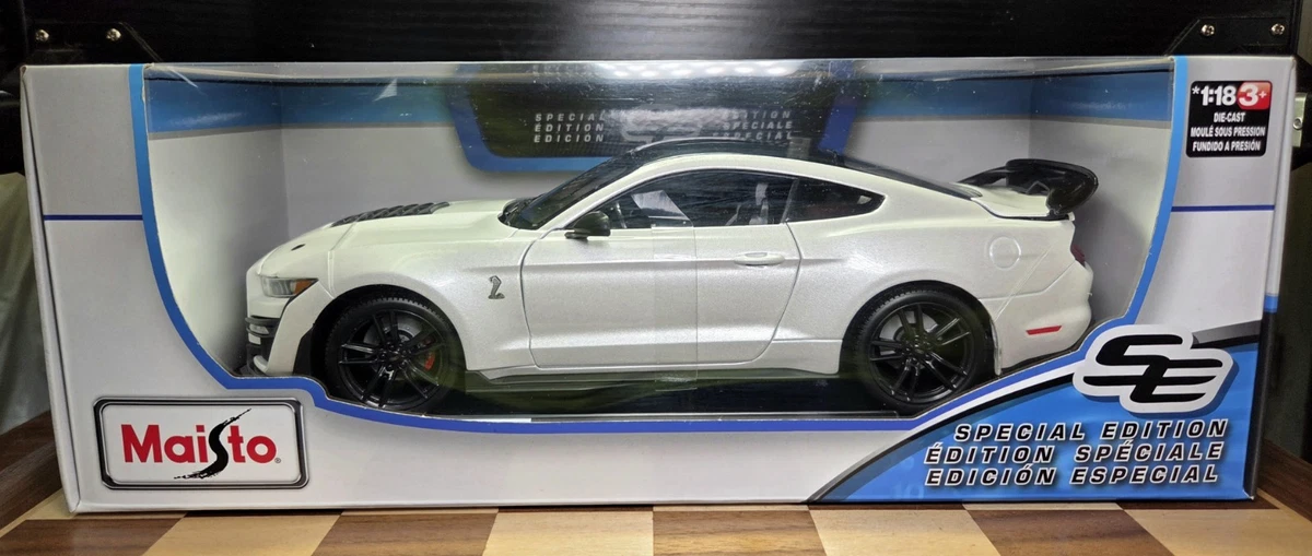 Preços baixos em Ford Ford Shelby Mustang GT500 Escala 1:18