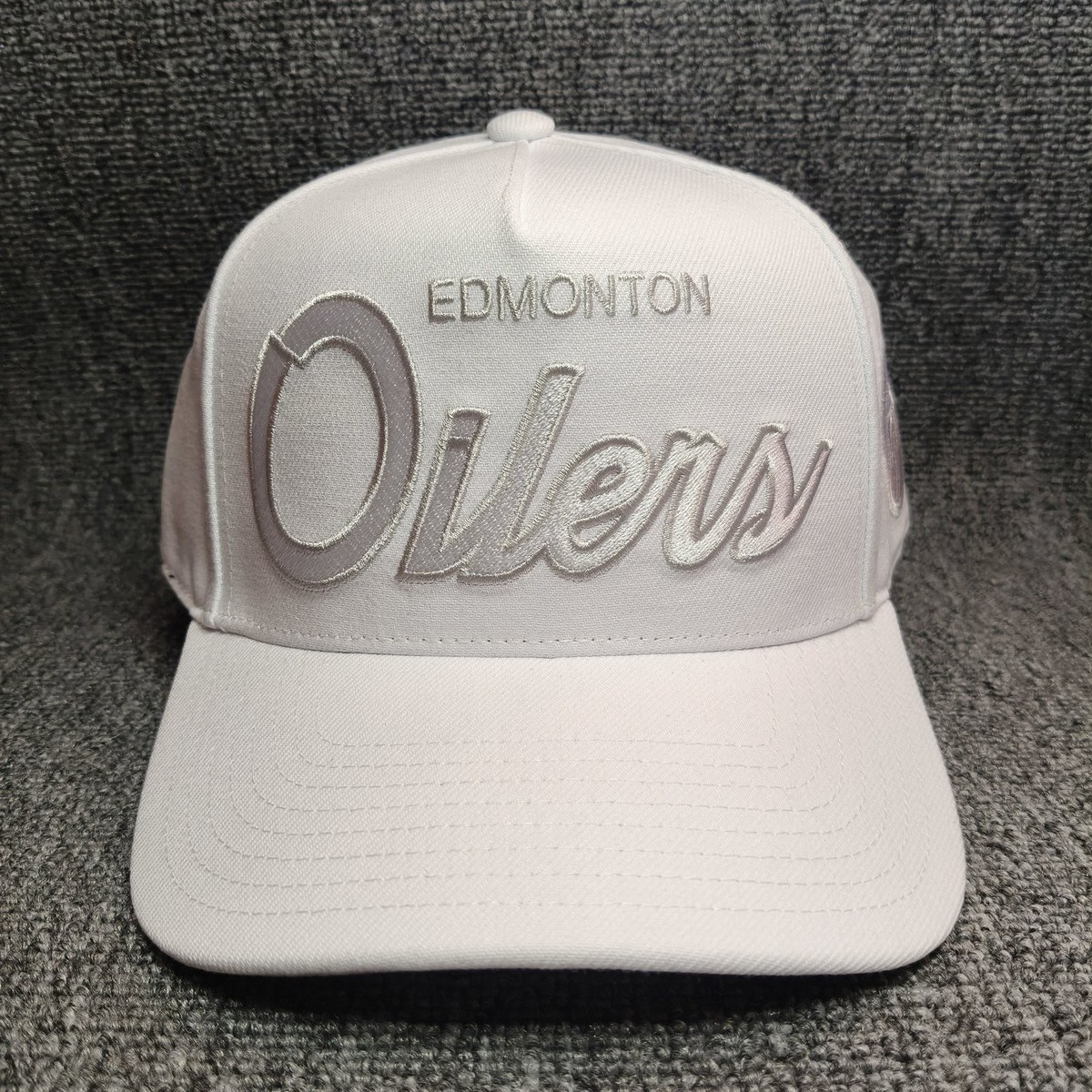 Mitchell & Ness Edmonton Oilers NHL White Snapback Cap Tonal Side Patch