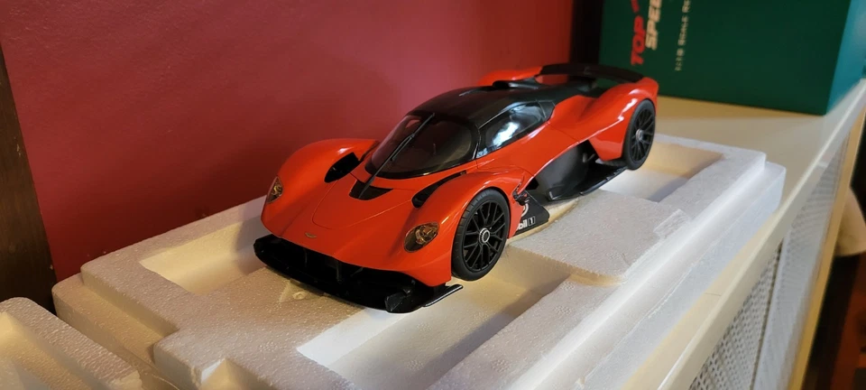 Aston Martin Valkyrie Maximum Orange and Carbon 1/18 Model Car by Top Speed - Image 4 of 4