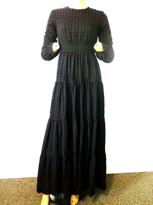 knee length dresses for ladies Gothic Velvet Lace Maxi Dress Black / S