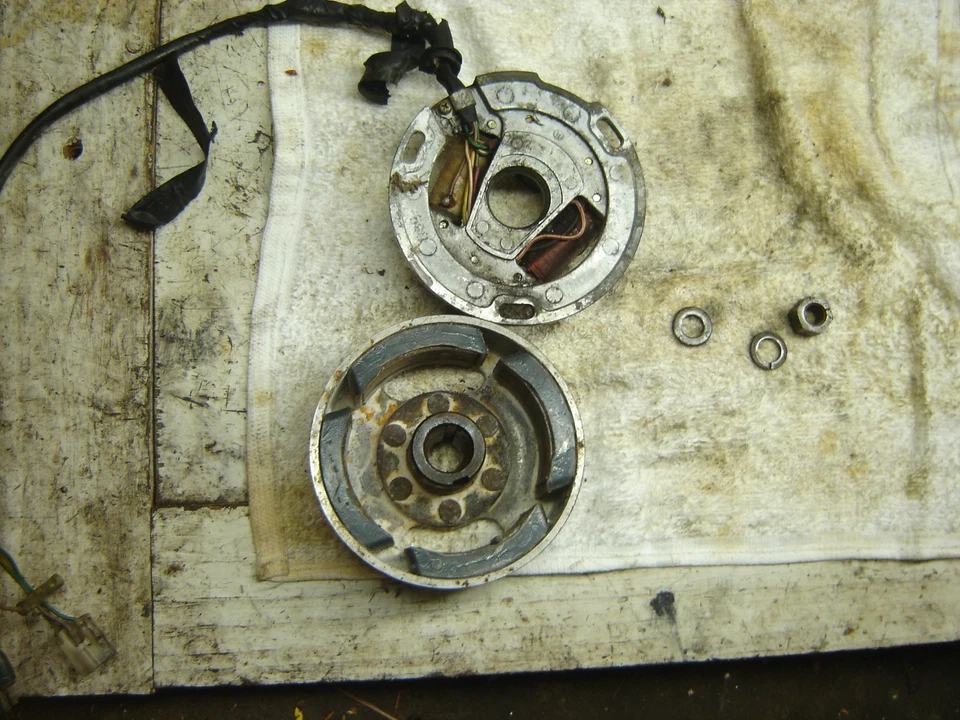 Yamaha DT360 DT 360 1974 estator y volante OEM Foto 2 de 4