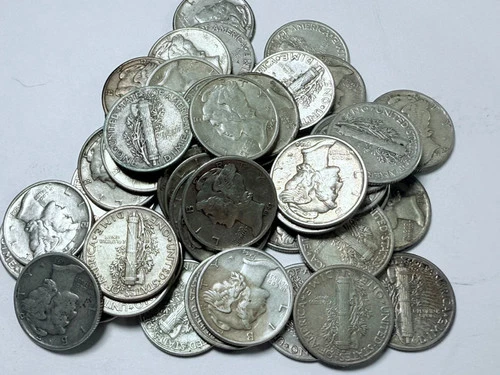 ONE Mercury Silver Dime 1935 - 1945 PDS in Extra Fine XF condition