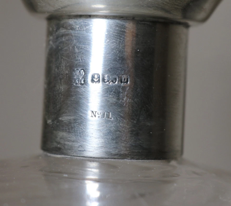 Antigua jarra de licor Latham & Morton vidrio soplado plata esterlina glug glug Foto 4 de 4