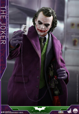 Hot Toys QS010 The Dark Knight 1/4th scale The Joker Action Figure