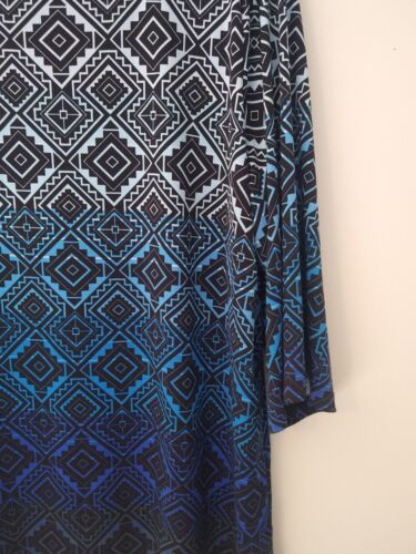 CJ Banks 2X Black & Blue Geometric Print 3/4 Sleeve Square Neck Tunic Side Slit - Picture 4 of 13